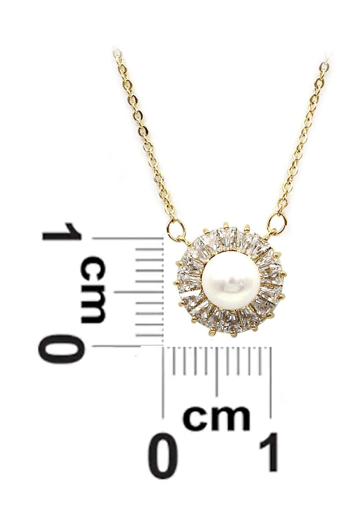 lovely pearl crystal necklace