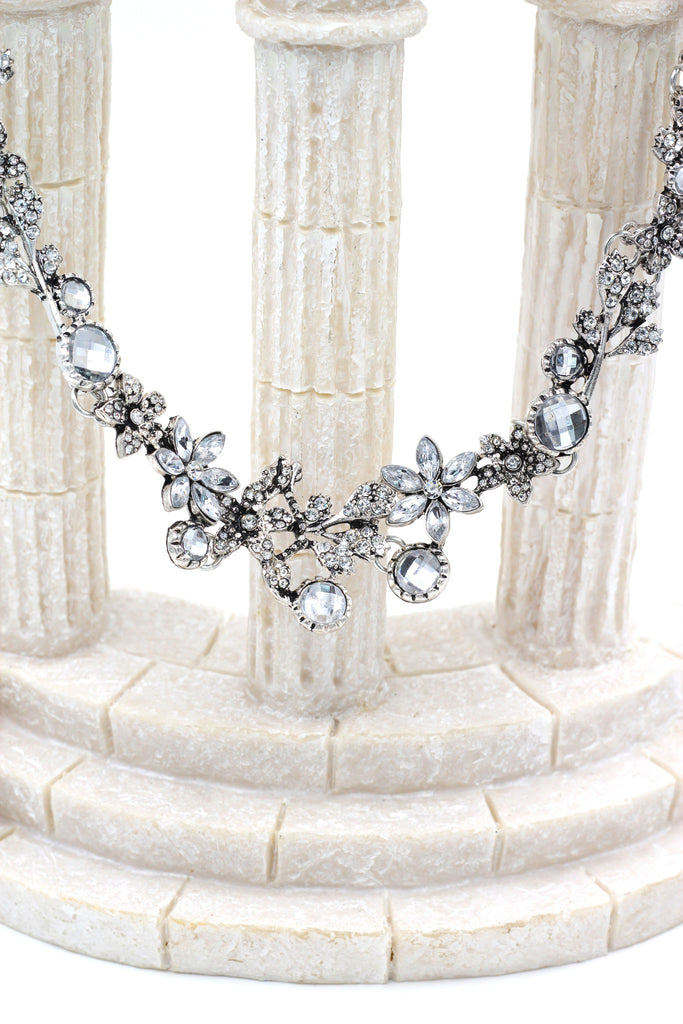 pretty wreath crystal necklace