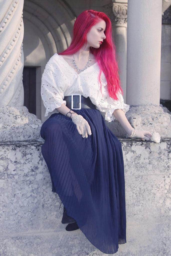 Elegant crystal necklace