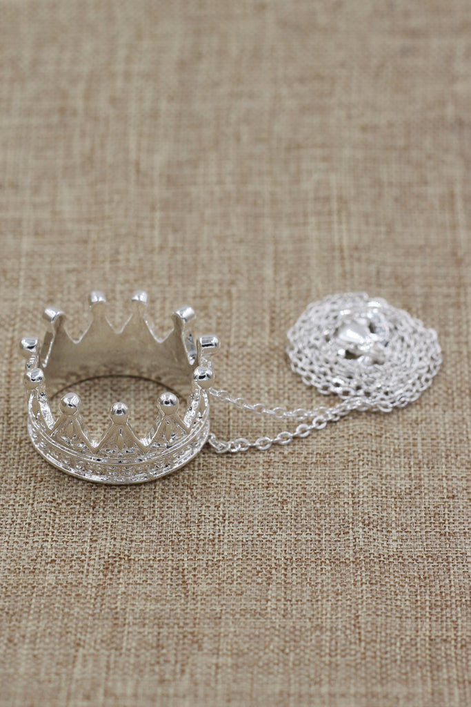 fashion big crown pendant necklace