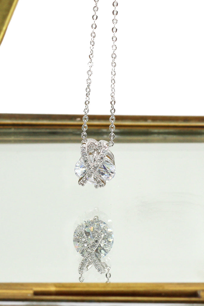 fashion mini X front crystal necklace
