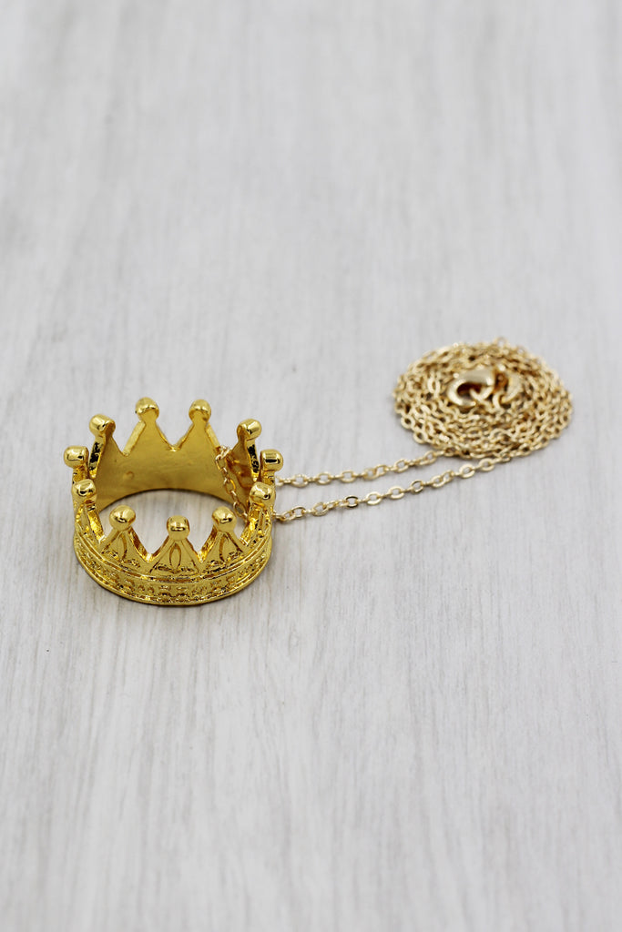 fashion big crown pendant necklace