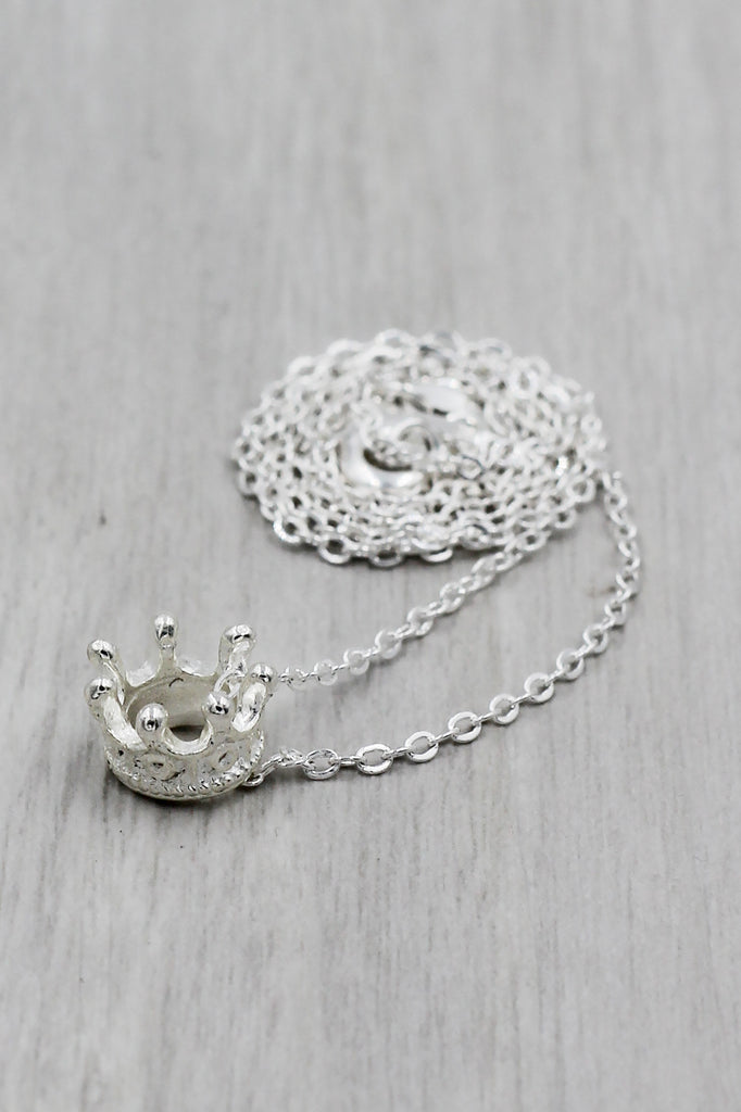 fashion mini crown pendant necklace