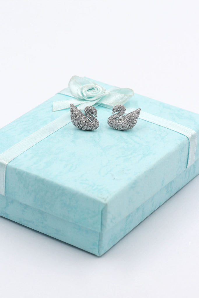 delicate blue eyes crystal swan necklace earrings set