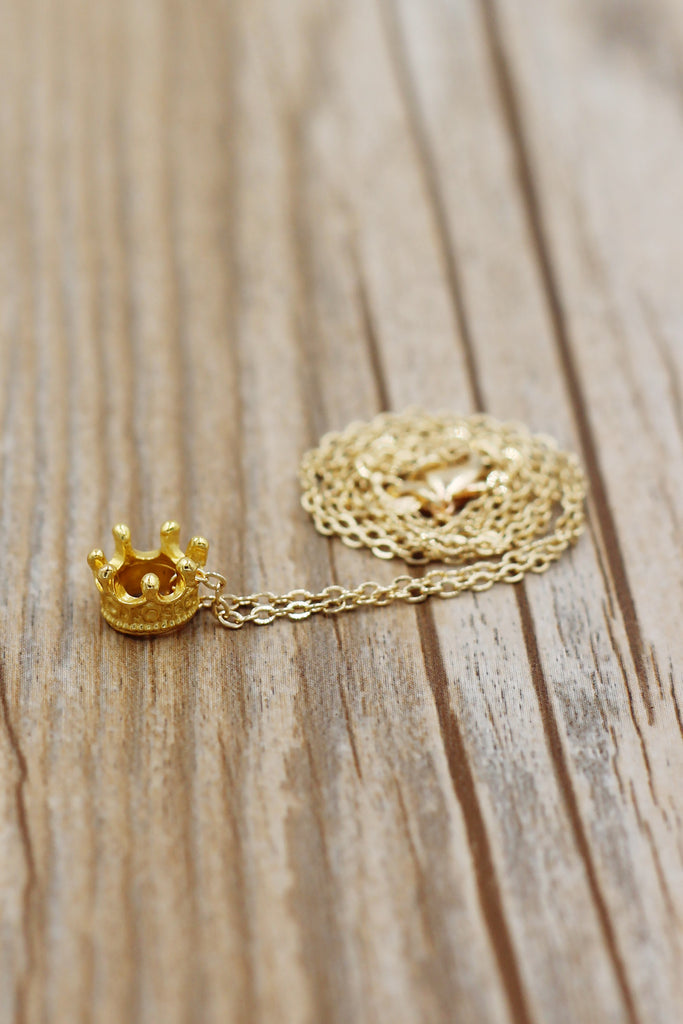 fashion mini crown pendant necklace