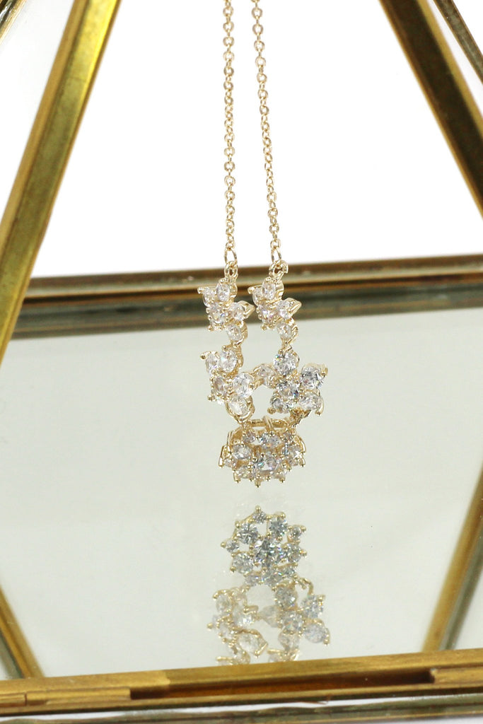 pretty crystal flower necklace earrings set