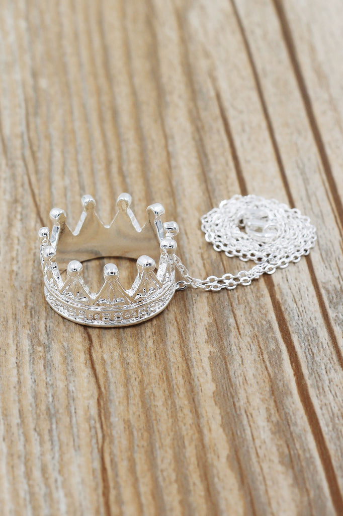 fashion big crown pendant necklace