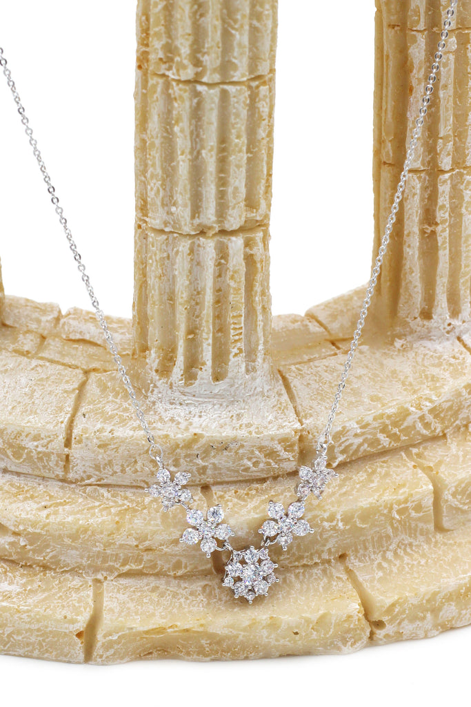 mini crystal flowers clavicle necklace