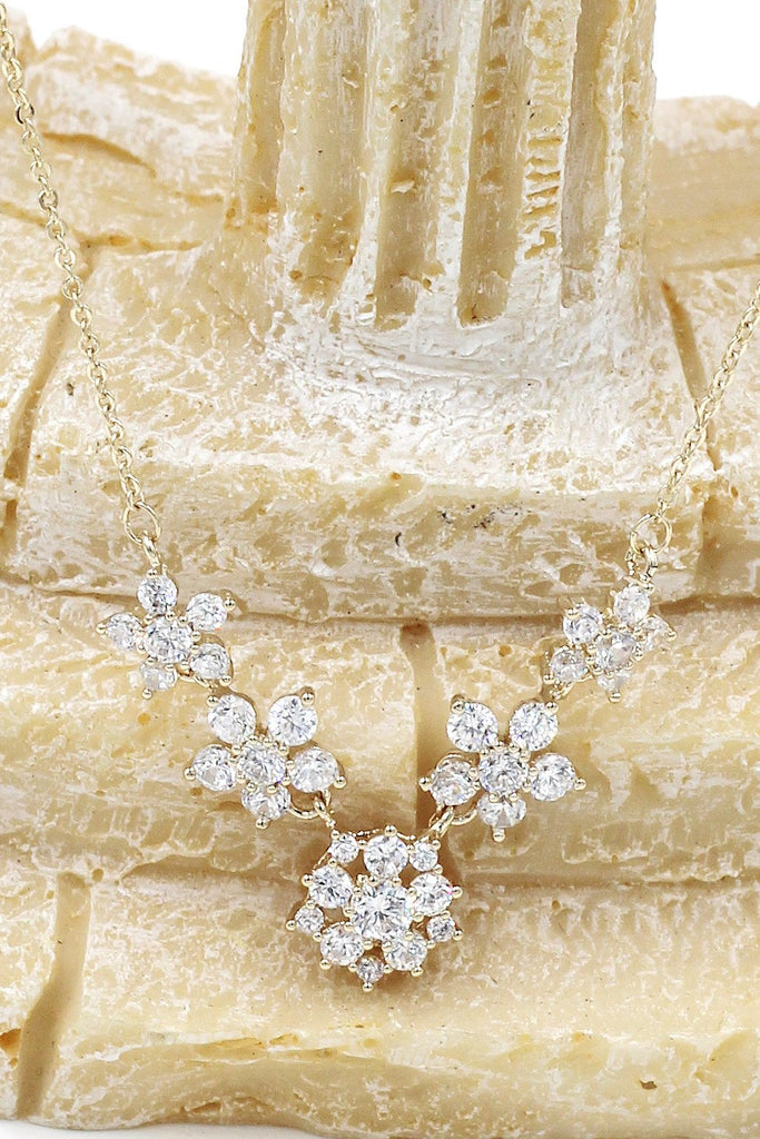 pretty crystal flower necklace earrings set