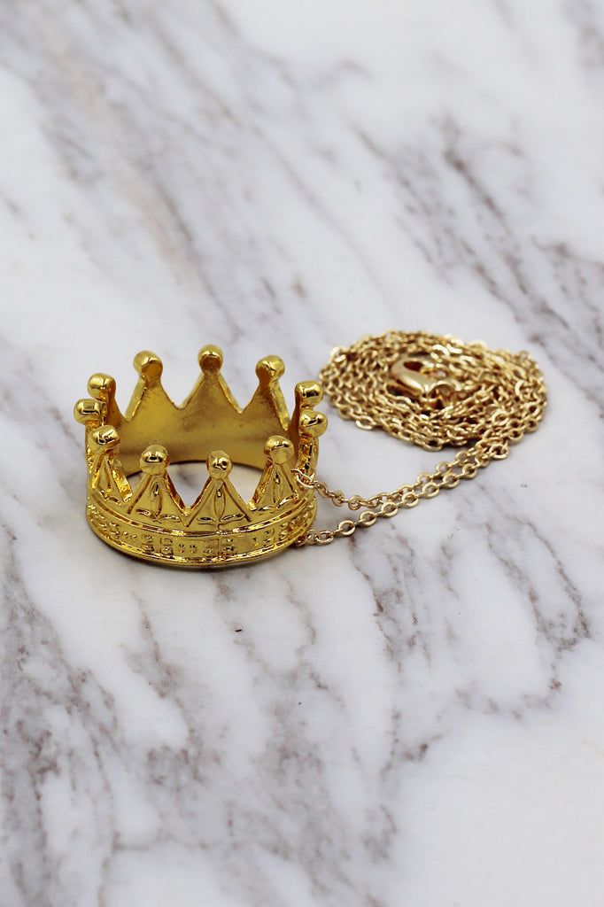 fashion big crown pendant necklace