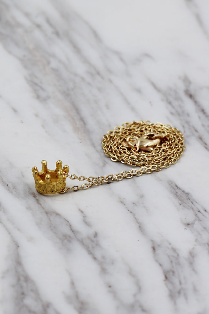 fashion mini crown pendant necklace