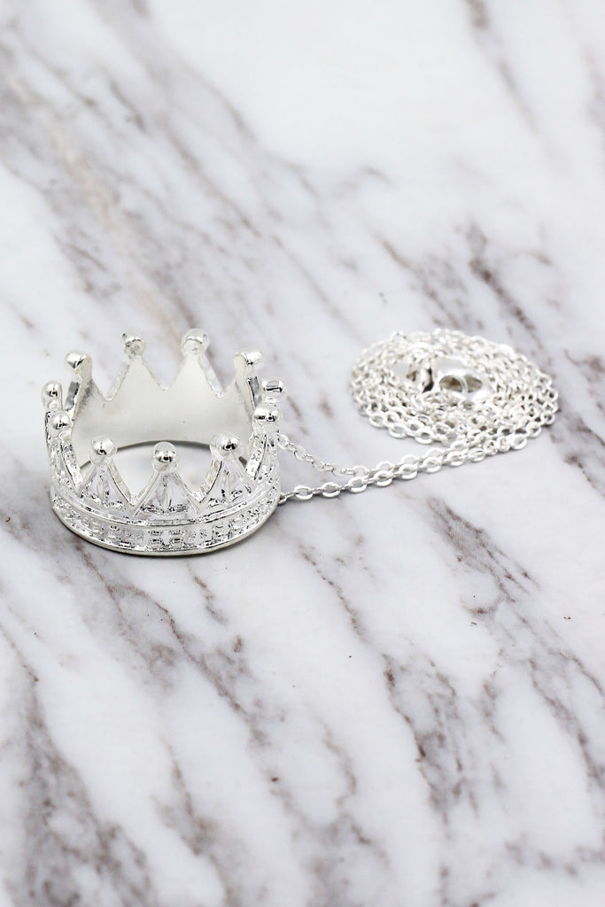 fashion big crown pendant necklace
