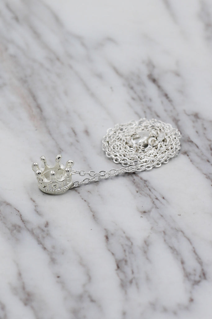 fashion mini crown pendant necklace