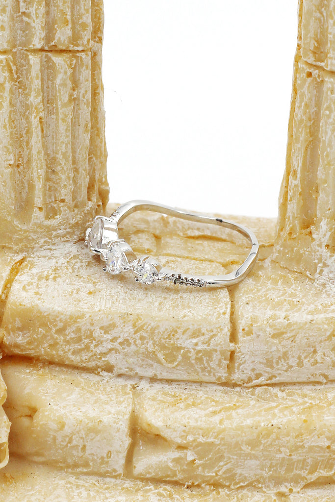 fashion wave crystal ring