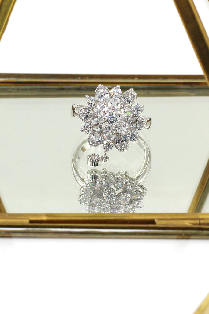 bonzer crystal flower small pendant ring