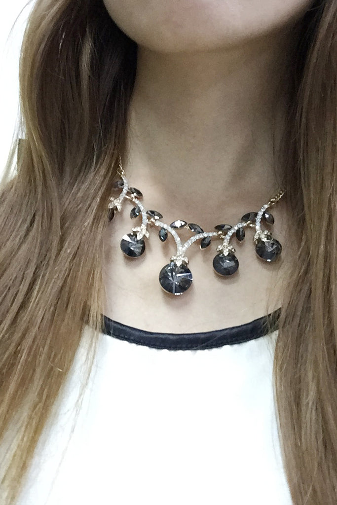 elegant sparkling crystal silver necklace earrings set