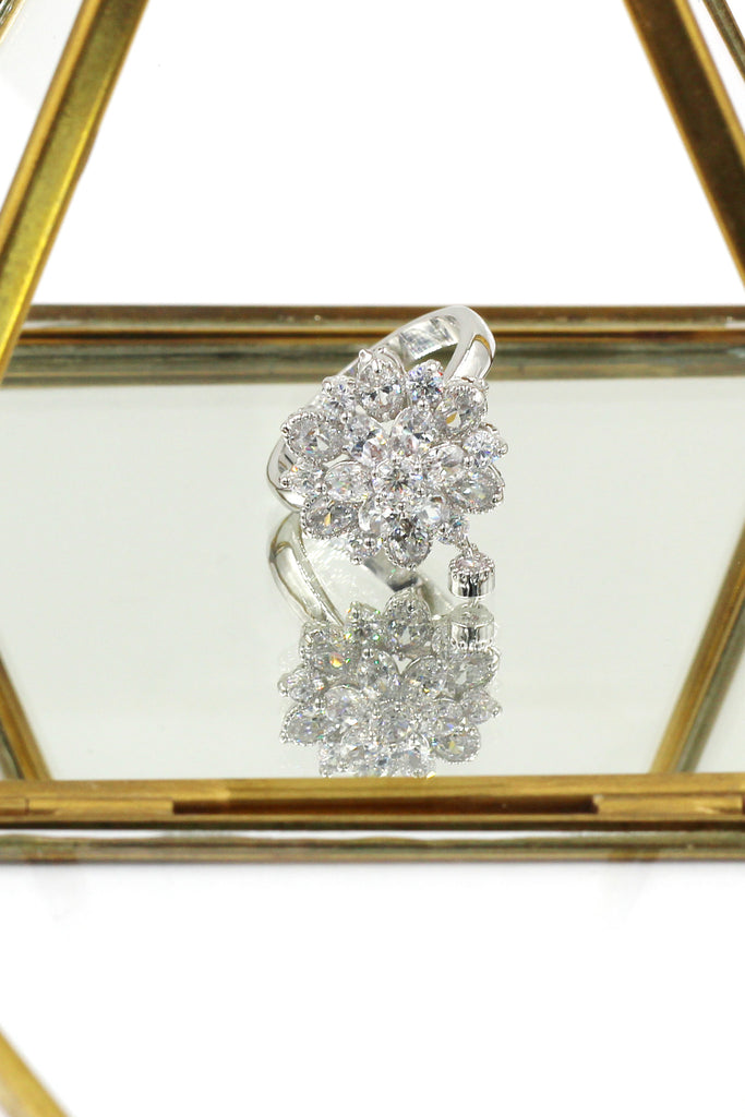 bonzer crystal flower small pendant ring