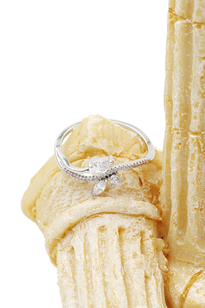 fashion silver elegant crystal ring