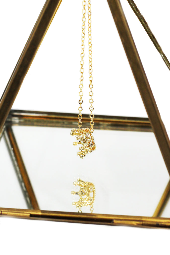 fashion small crown crystal necklace