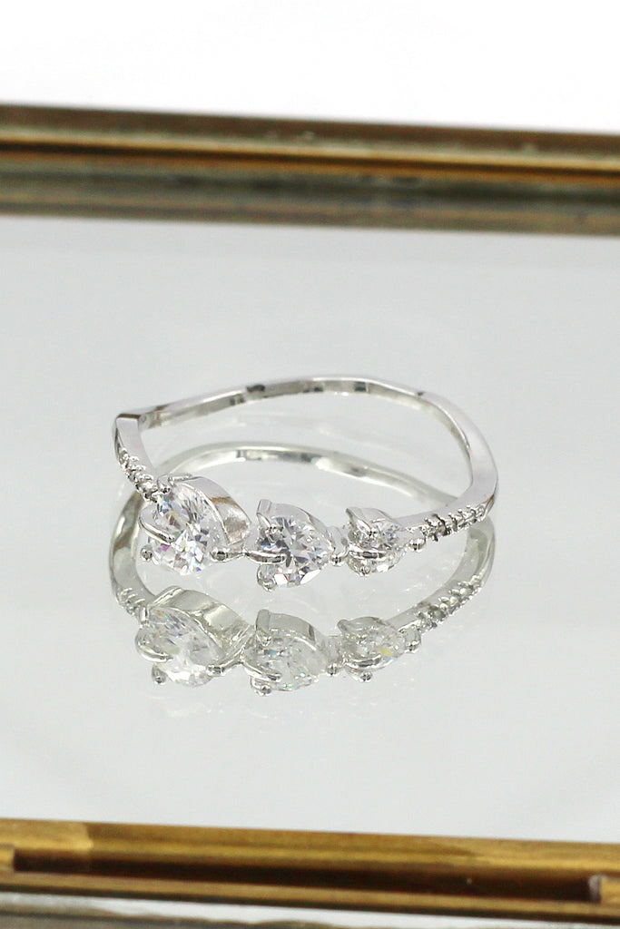 fashion wave crystal ring