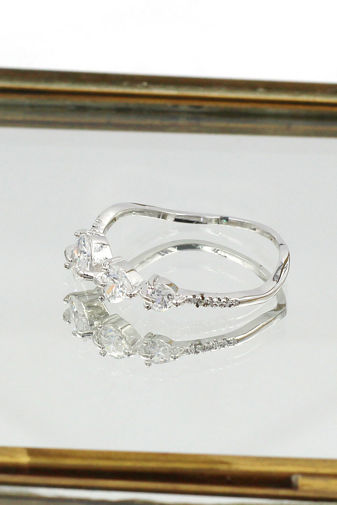 fashion wave crystal ring