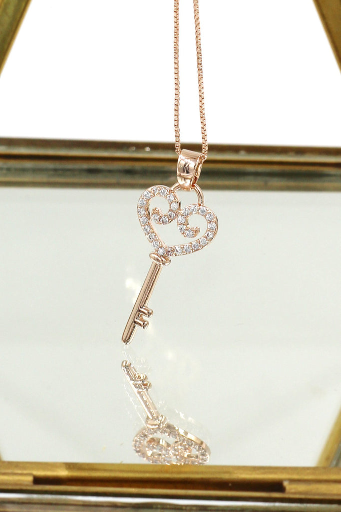 Lovely small crystal heart-shaped key necklace set