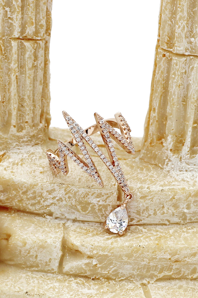 sparkling rhythm crystal pendant ring