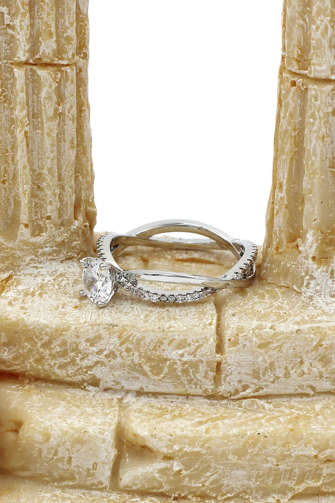 shiny four-claw crystal ring necklace set