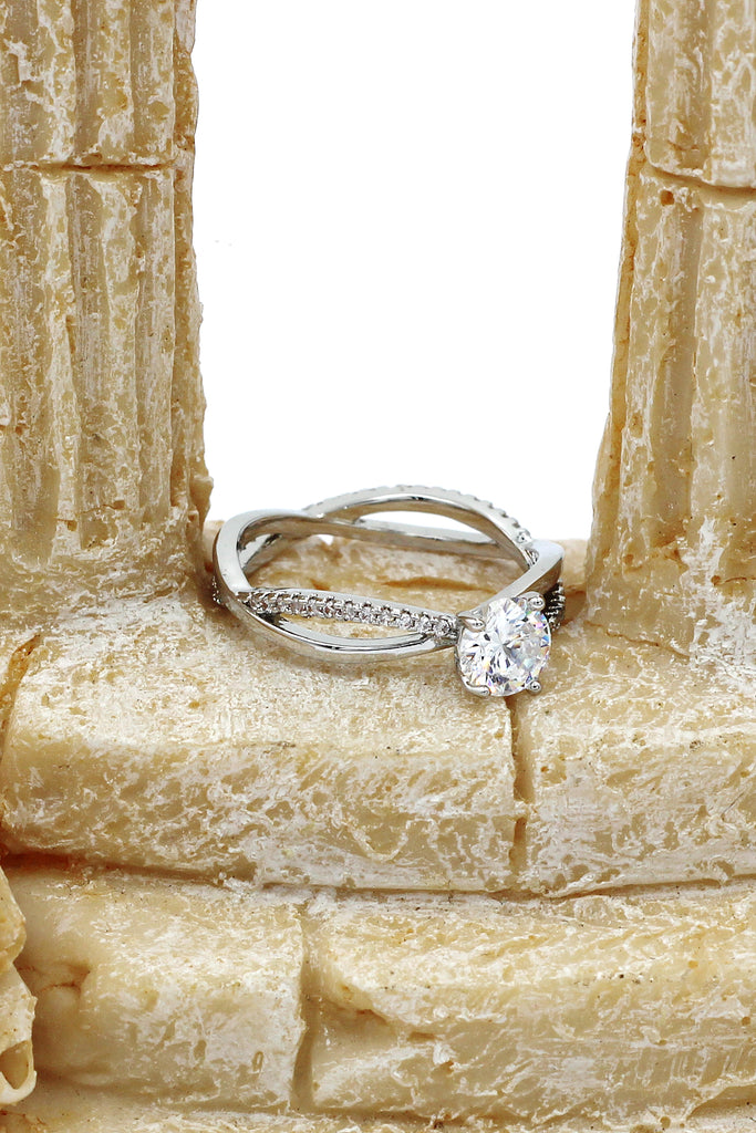 personality twist crystal ring