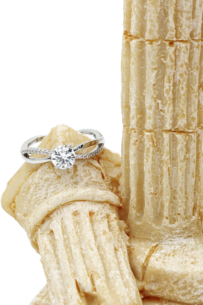 personality twist crystal ring