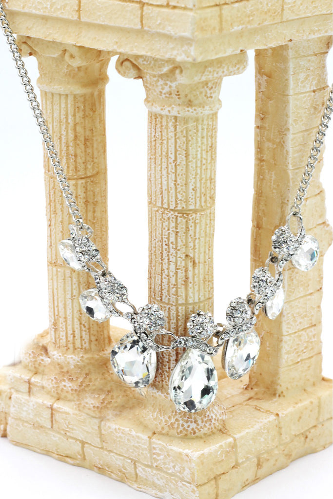 noble cobblestone crystal necklace