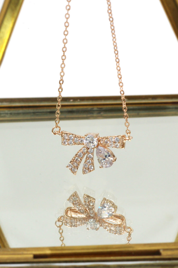 fashion pendant crystal knot necklace