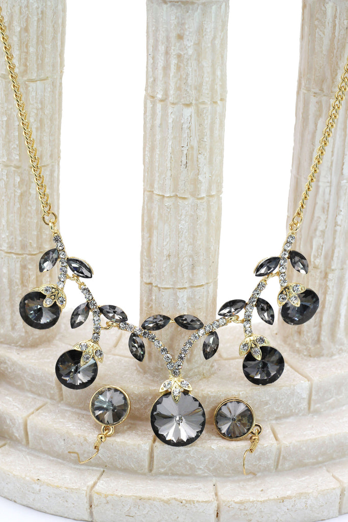 elegant sparkling crystal necklace earrings set