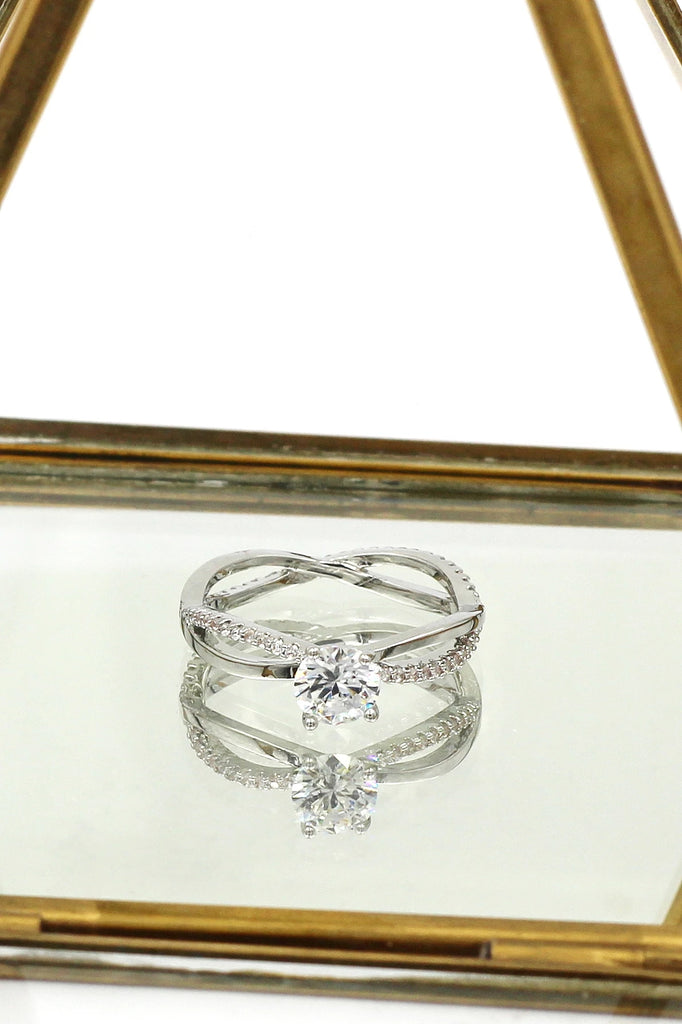 shiny four-claw crystal ring necklace set