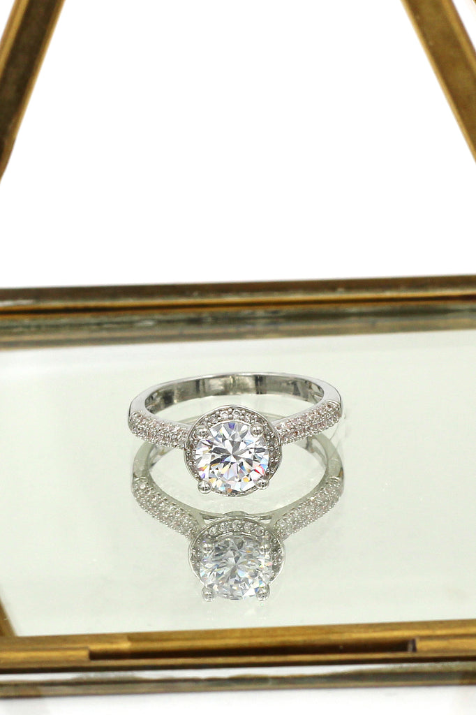 elegant and fresh fashion crystal ring