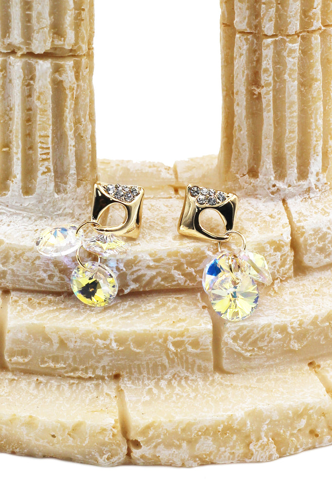 Lovely shiny crystal earrings