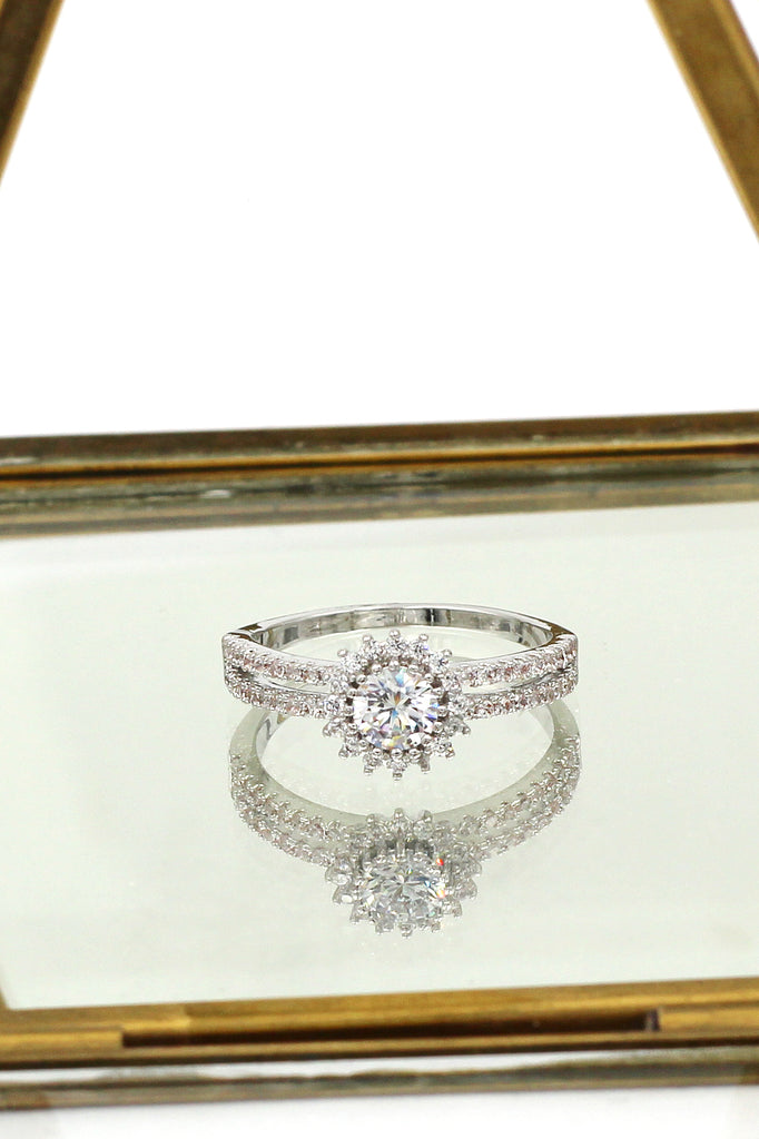 fashion glamor sparkling crystal ring