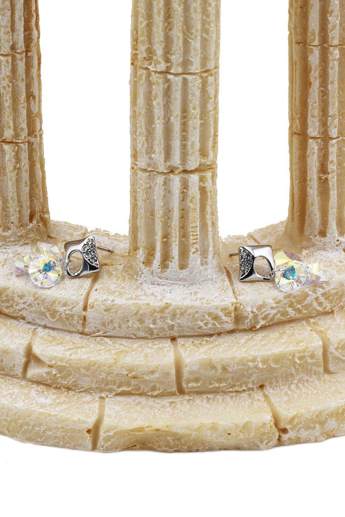 Lovely shiny crystal earrings