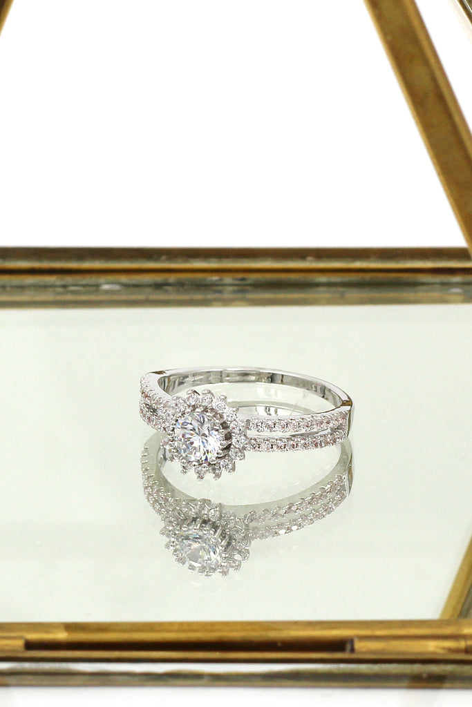 fashion glamor sparkling crystal ring
