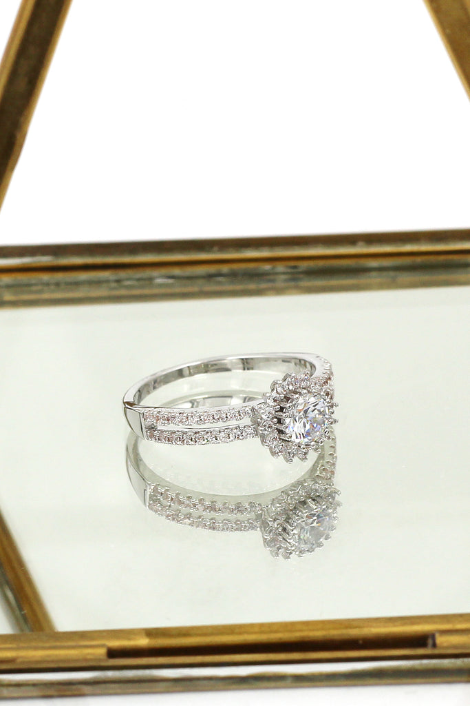 fashion glamor sparkling crystal ring