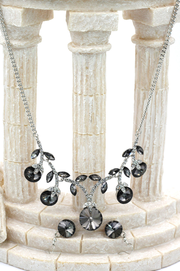 elegant sparkling crystal silver necklace earrings set