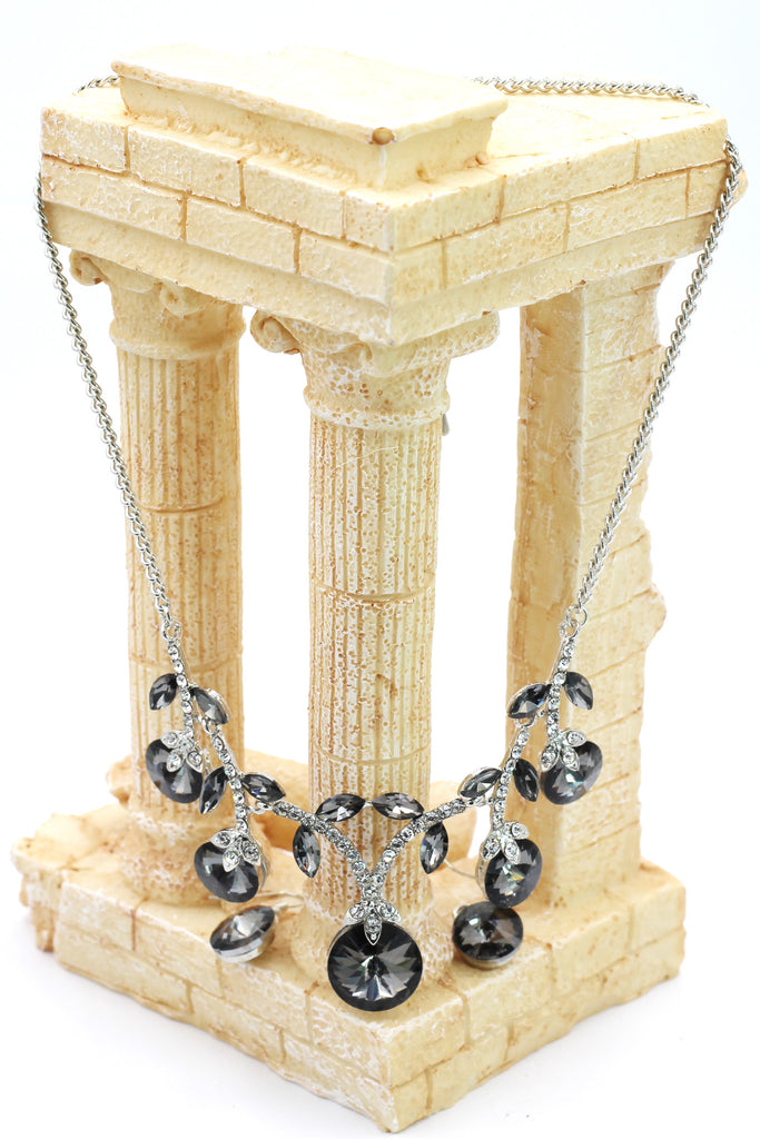 elegant sparkling crystal silver necklace earrings set