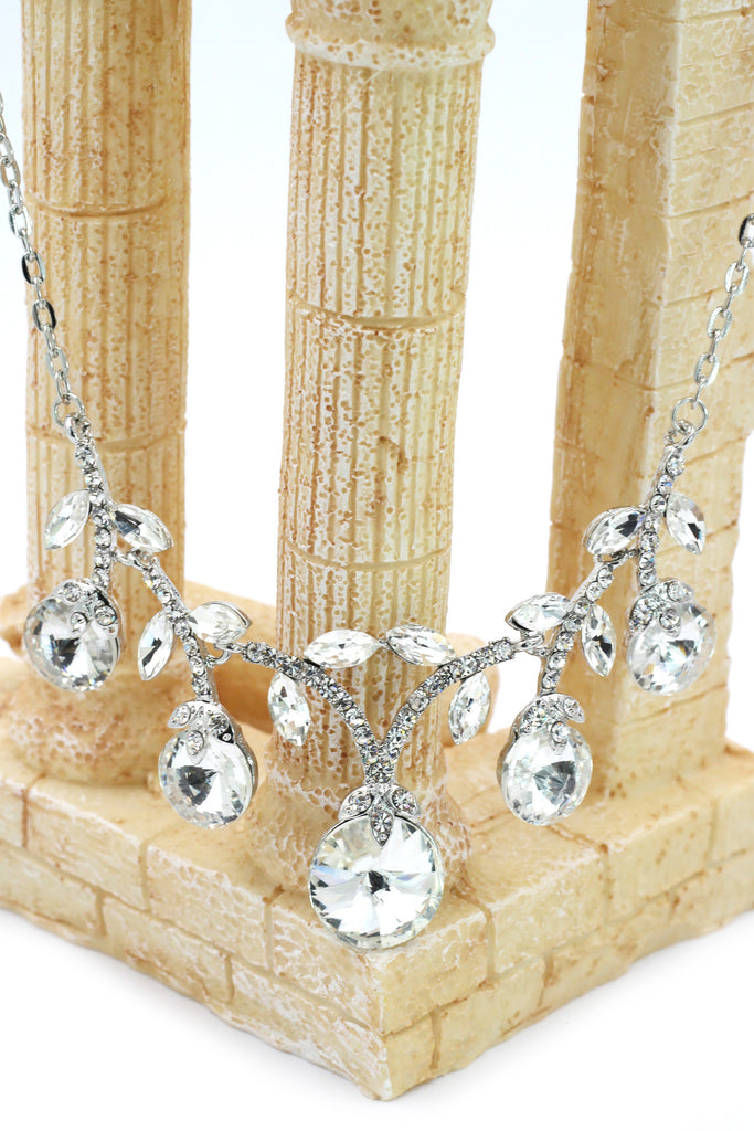 elegant sparkling white crystal necklace