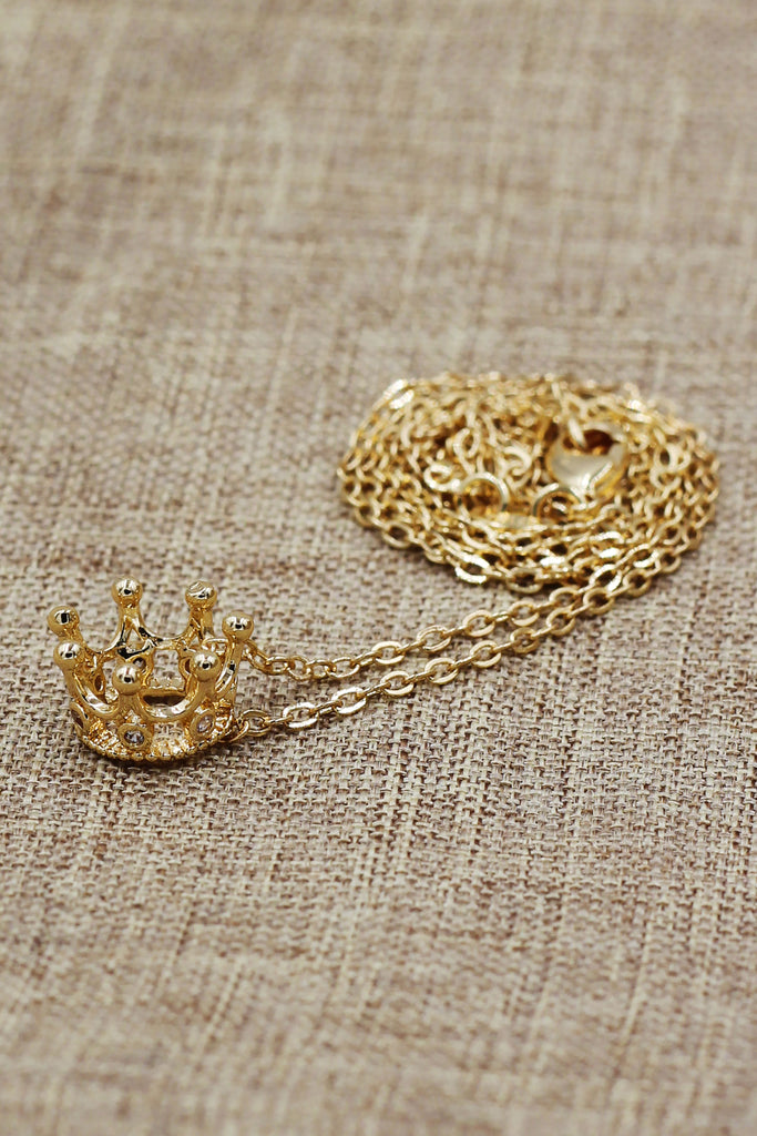 fashion small crown crystal necklace