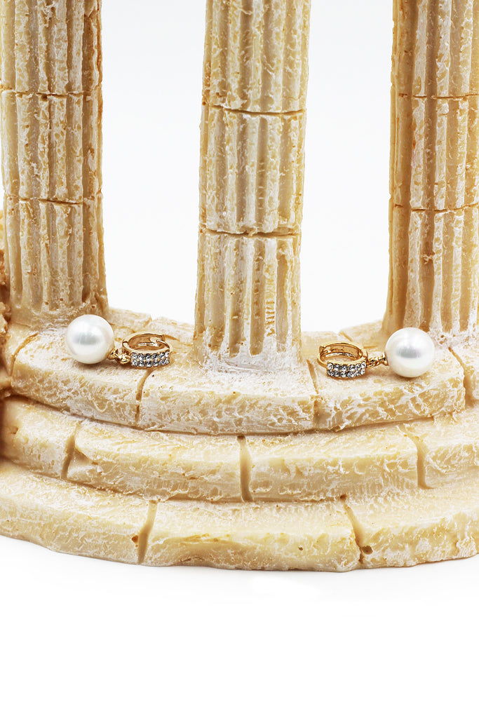 Fashion pearl gold earrings