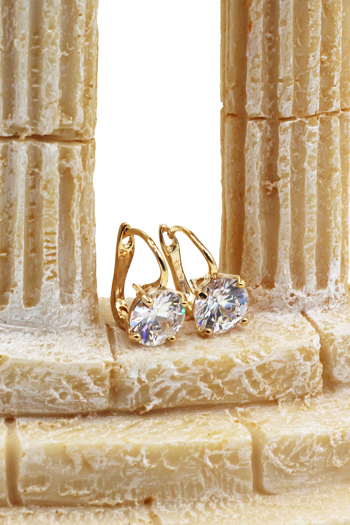 Elegant impounded crystal earrings