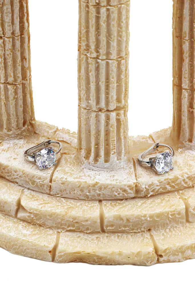 Elegant impounded crystal earrings