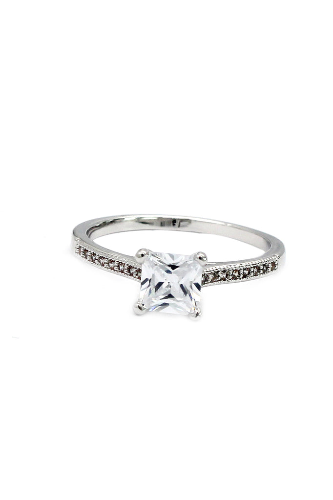 fashion four-claw square crystal ring