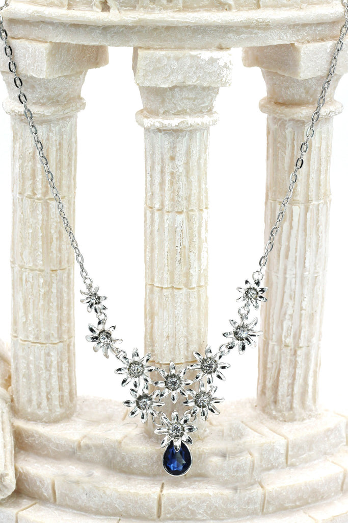 brilliant silver flowers color crystal necklace