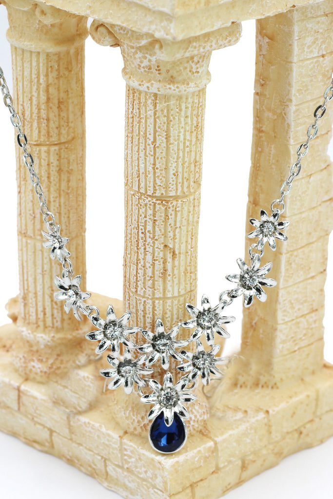 brilliant silver flowers color crystal necklace